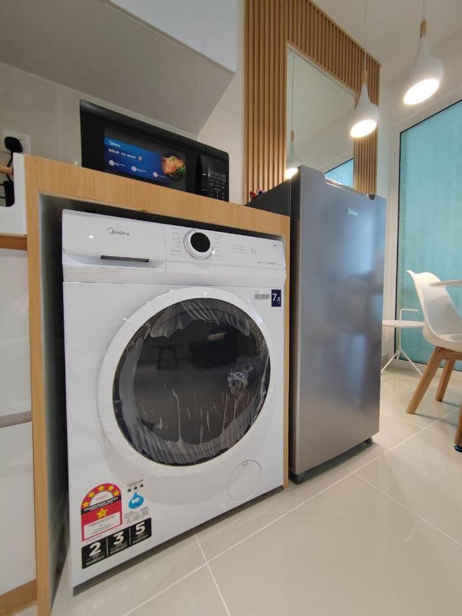 Cityview Studio Apartment At Kota Kinabalu City Centre Екстер'єр фото