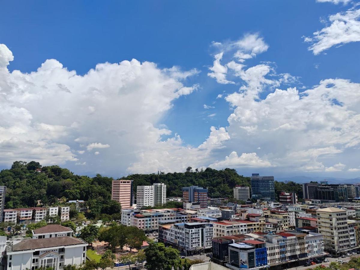 Cityview Studio Apartment At Kota Kinabalu City Centre Екстер'єр фото
